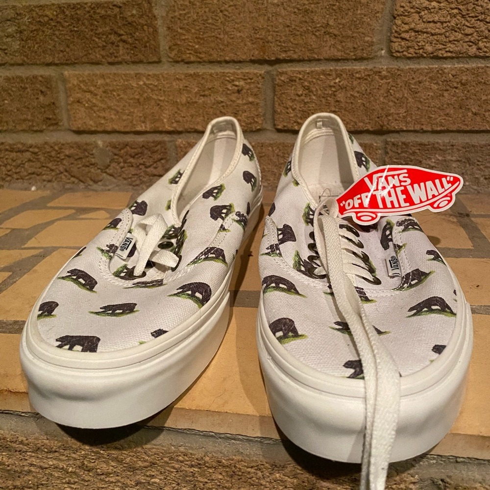 Gatlinburg-esque van lace ups